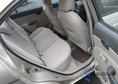 2006 Hyundai Accent Gls z USA, uszkodzony, nr VIN KMHCN46C76U016278